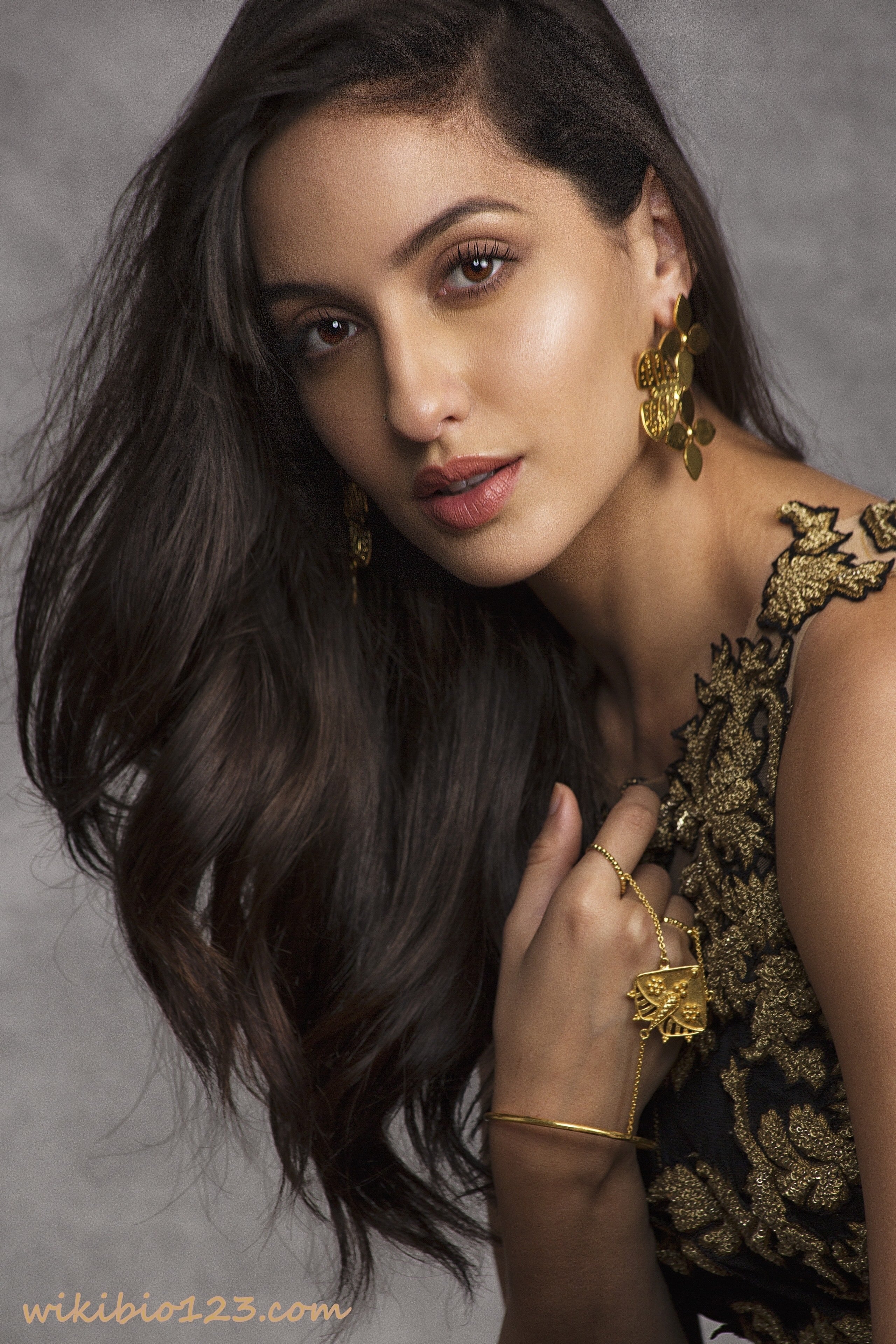 Nora Fatehi wiki Bio Age Figure size Height HD Images Wallpapers Download Hub of Wiki Bio of 