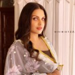 Himanshi khurana wiki Bio Age Figure Size Height Affairs HD Images Wallpapers