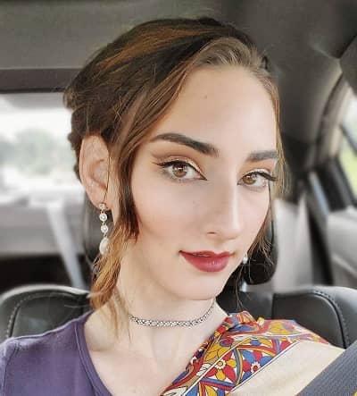 Abigail Shapiro - Biography Mask