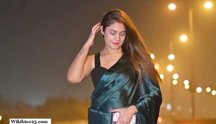 Kritika Malik Tiktok star sexy wallpapers in saree